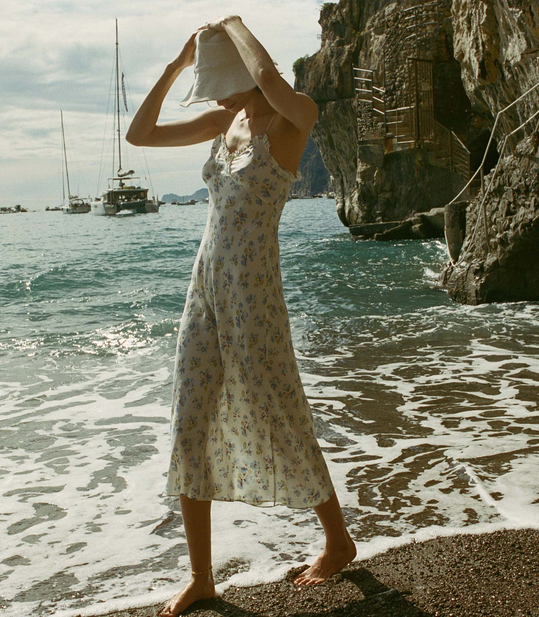Sandia Dress - Bleu Frolicking Floral| DÔEN | DOEN