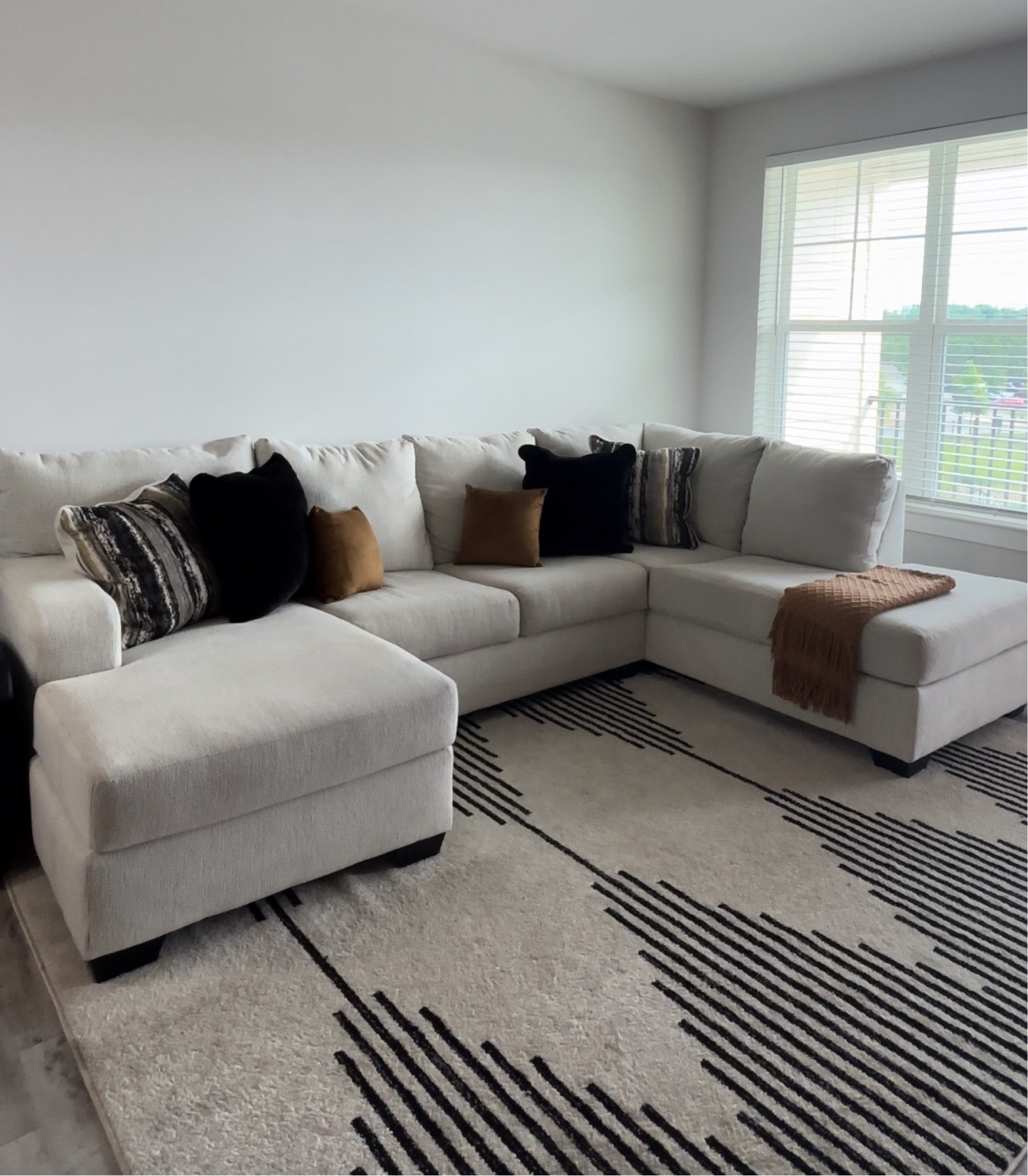 Living Room Decor Must Haves


#LTKVideo #LTKHome #LTKStyleTip