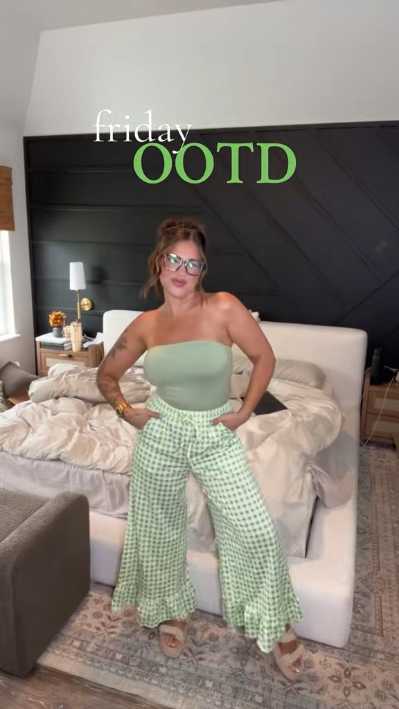 One of my all-time best selling outfits and still one of my favorites. 💚 Had to reshare because it’s just too good. Comfy, flattering, and such an easy everyday look. I’ll definitely be recreating it again soon… just with a little baby bump this time. 


amazon fashion, amazon outfit, spring outfit ideas, casual mom outfits, everyday mom style, bump friendly outfits, pregnant mom outfits, comfy cute 

#LTKMidsize #LTKgrwm #LTKootd