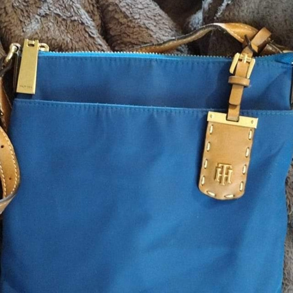 Tommy Hilfiger crossbody | Poshmark