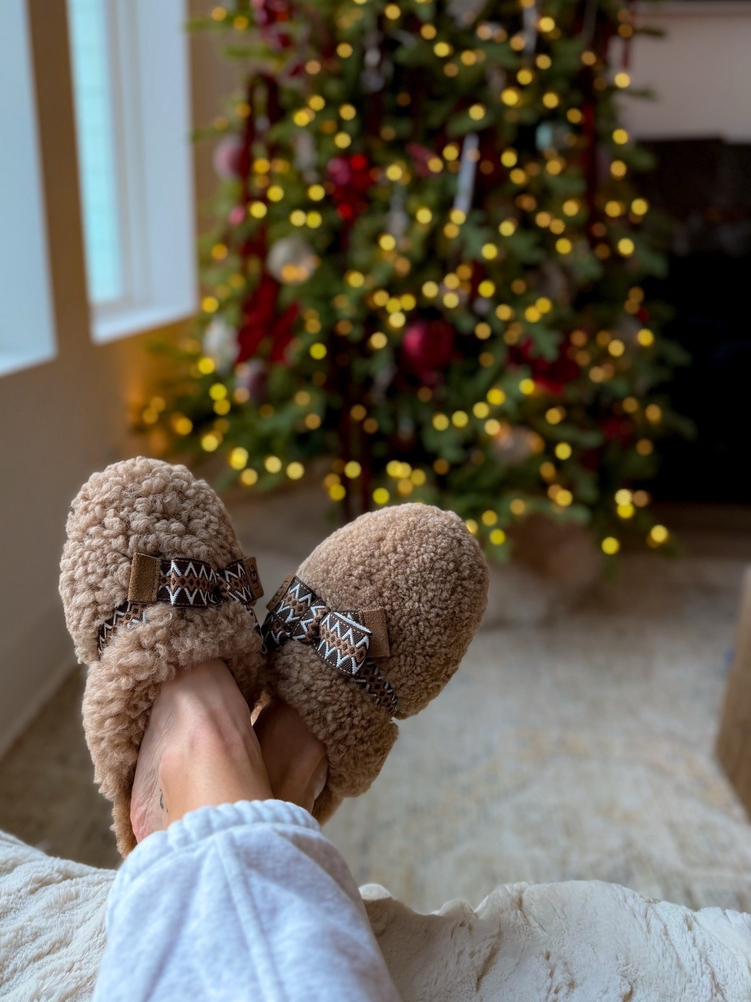 The best cozy gift idea for her, slippers, luxe gift, annabrstyle🎁 

#LTKHoliday #LTKselfcare #LTKGiftGuide