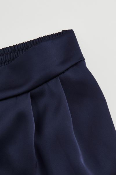 Wide satin trousers | H&M (UK, MY, IN, SG, PH, TW, HK)