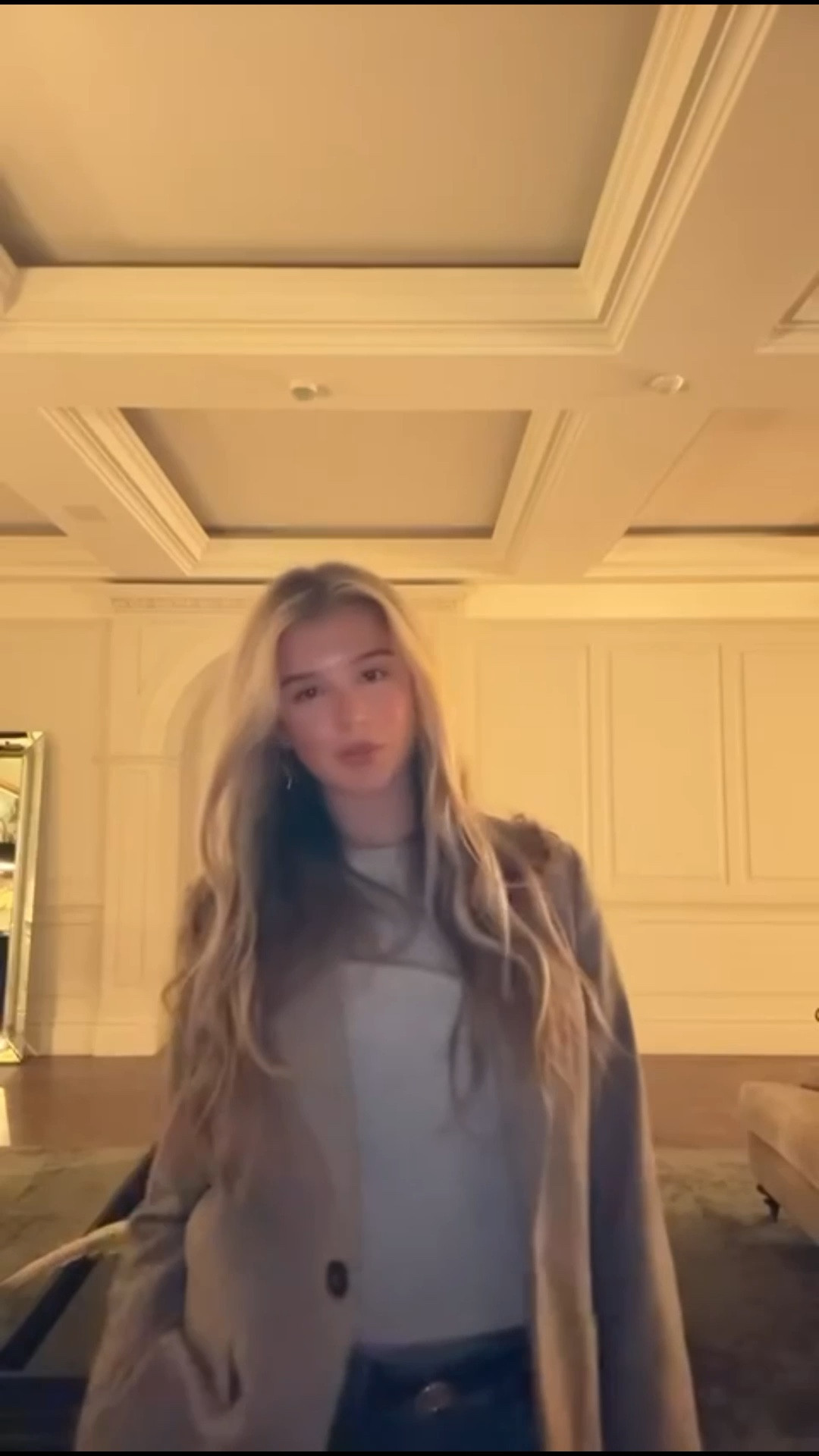 ✨

Blazer, jeans, low rise, flared jeans, knitwear, winter outfit, winter style

#LTKjeans #LTKwinter #LTKuk