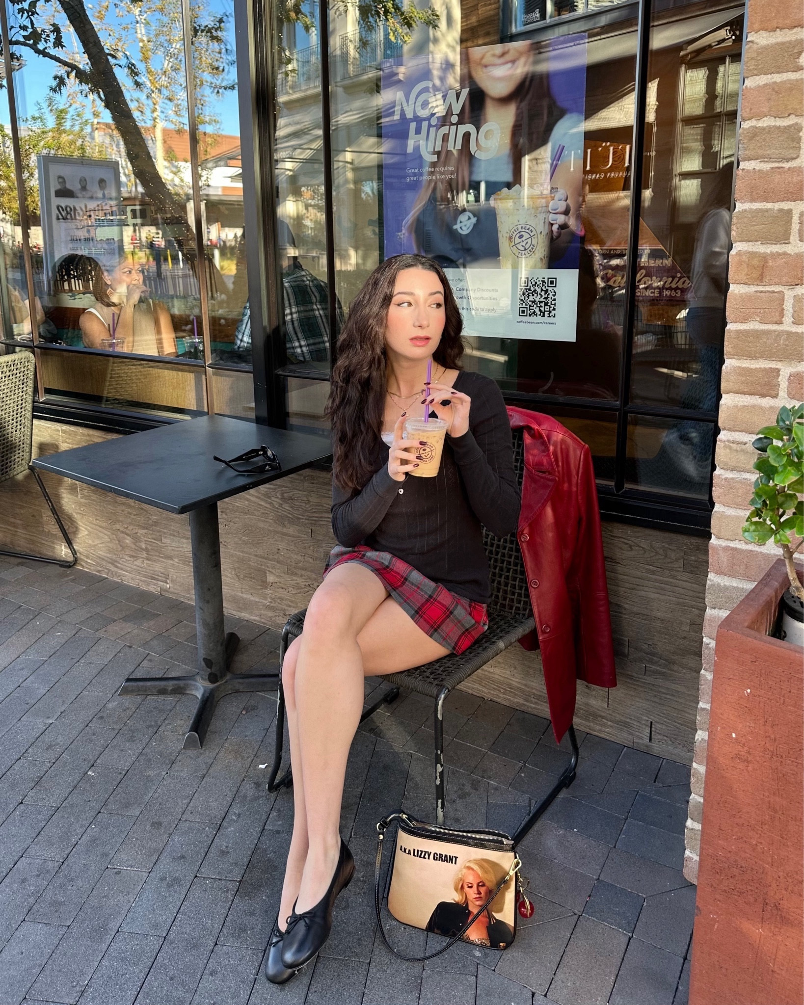 cherry fit! Og brands:

top - n/a
tank - brandy melville
skirt - tracy evans
blazer - bp.
bag - favorite child collective