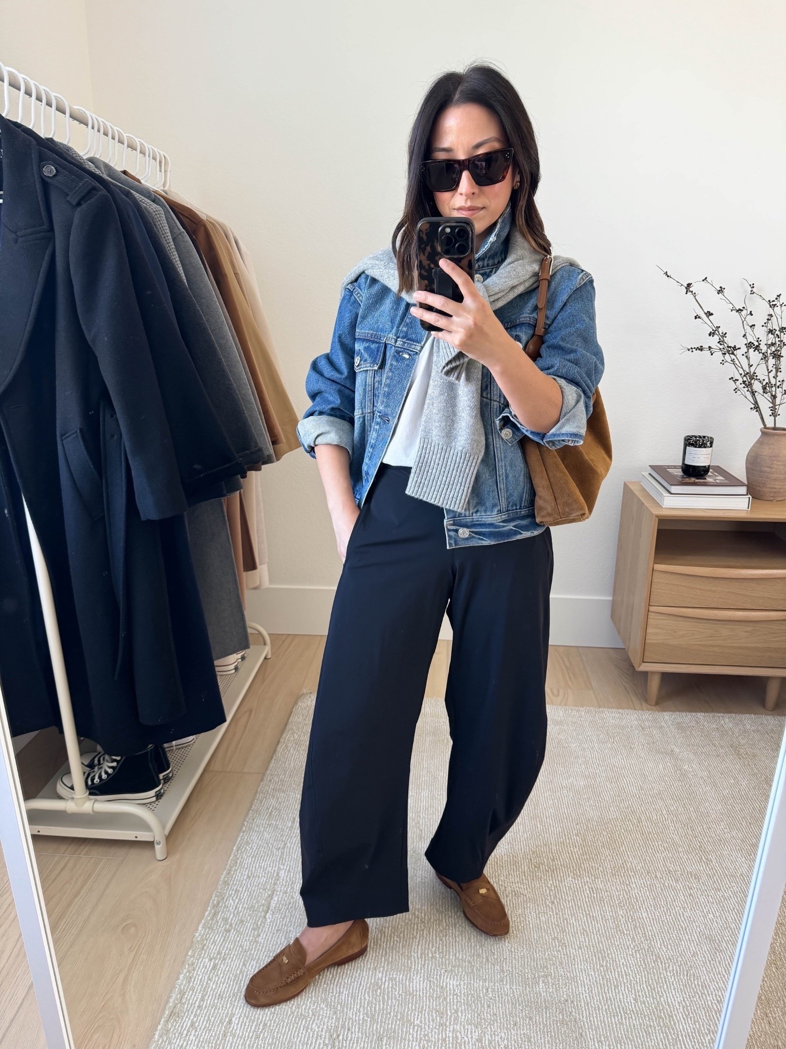 Ruti On The Loose Work Pant. A barrel tech pant if you will. A pant that will work for everything! High rise but not has high as I’d like, so sized up to a petite 4. On sale! 

AYR denim jacket small
Aritzia tee medium
Everlane sweater xs
Ruti pants petite 4
Veronica Beard loafers 5.5, but run tts
Liffner shoulder bag
Celine sunglasses

Spring outfits, spring style, petite style 

#LTKPetite #LTKootd #LTKSaleAlert