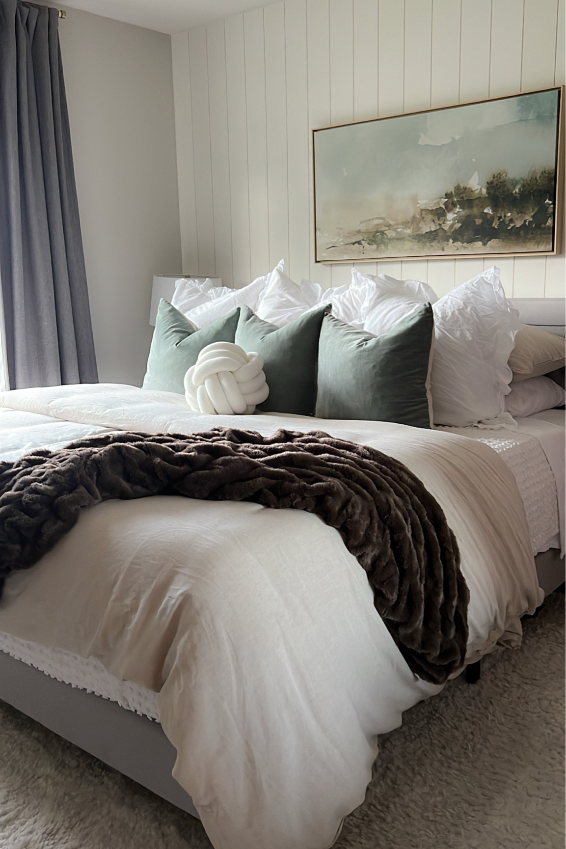 Linking our guest room bedding pieces from @cariloha #ad 
Use code KELLIB30 to take 30% off 🖤 
#livecariloha 

#LTKhome