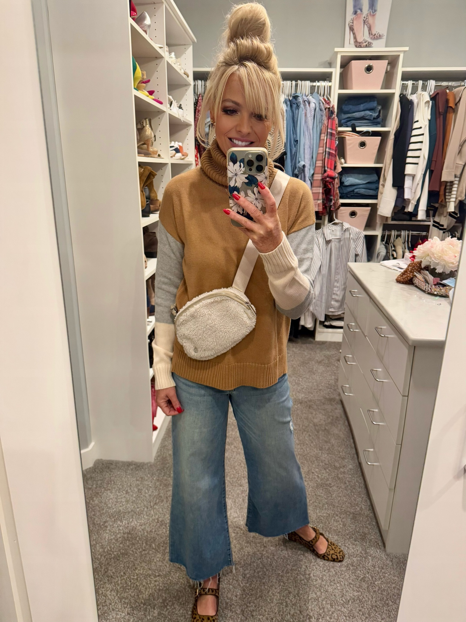 Cute Fall outfit Sherpa Lululemon Belt Bag Sweaters Thanksgiving outfit 

#LTKStyleTip #LTKHoliday #LTKFindsUnder50