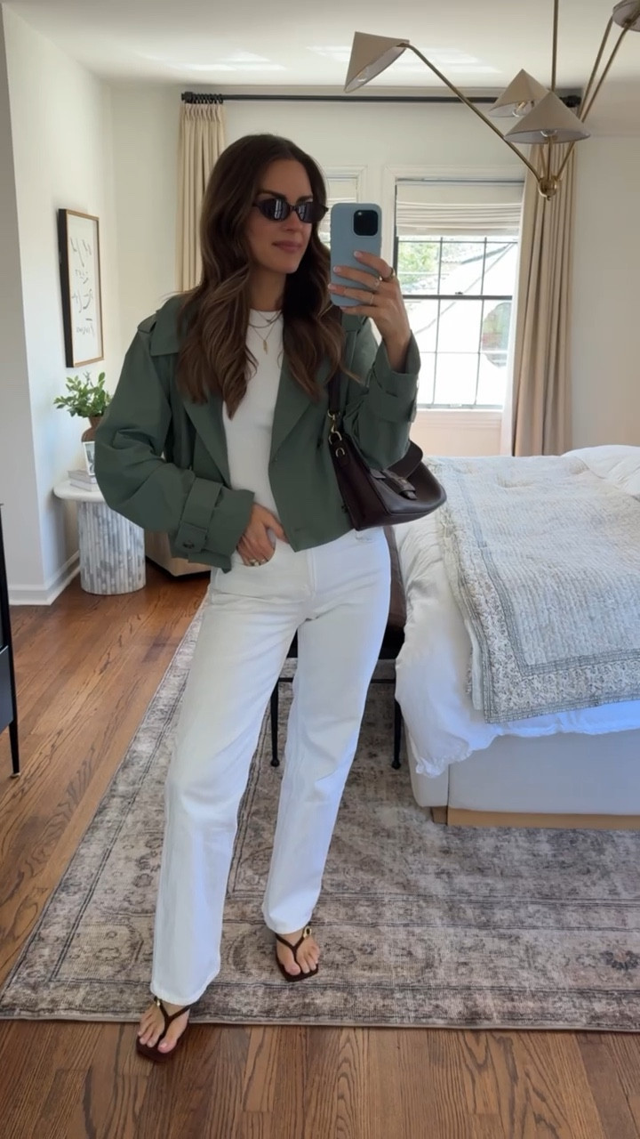 Another way to style this cropped trench for a lunch or a day out ✨ @abercrombie 
Crinkle trench - medium
Bra Free Tank - small
Jeans - 25

My bag is @Vivrelle code: LAURENROSCOPF to save 

#LTKmomlife #LTKActive #LTKootd