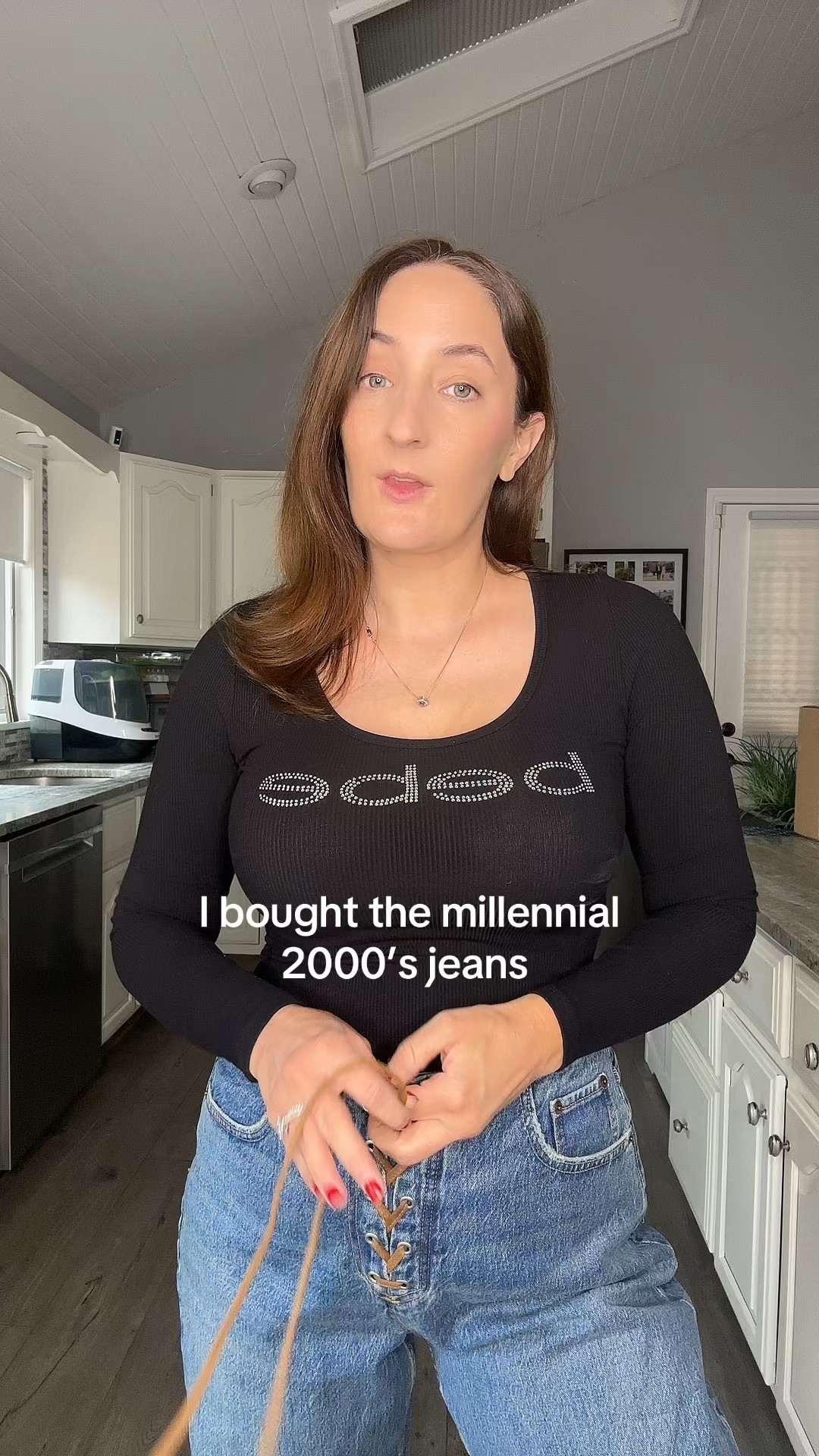 This early 2000s outfit is being sold again so of course I had to get it! Jeans are super comfy! High rise and wide leg. Size down 