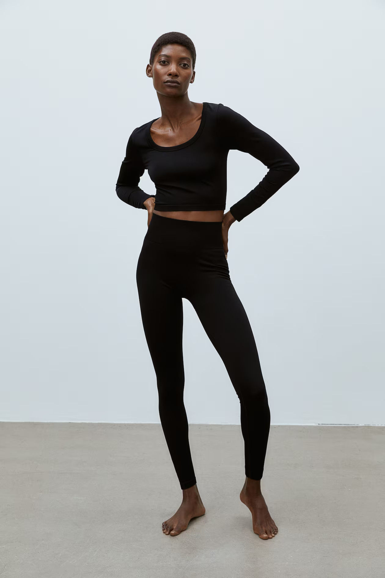 Seamless Sports Crop Top in DryMove™ | H&M (US + CA)