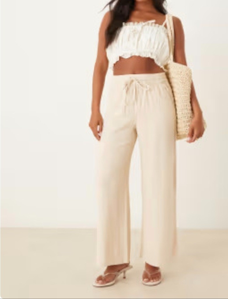 Petite wide leg linen trousers.Heatwave hot summer outfits. Petite fashion.I share style for all women under 5'4/164cm! 

#LTKMidsize #LTKPetite #LTKSeasonal