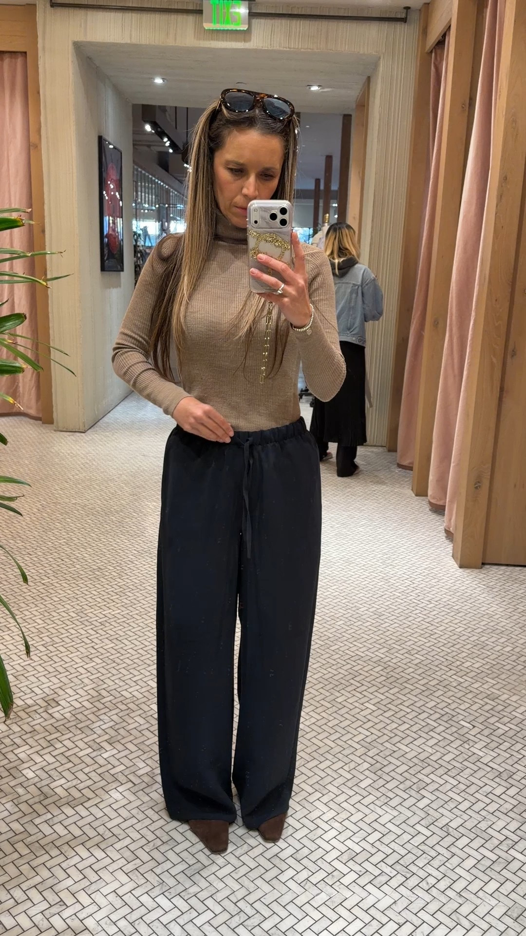The most flattering Aritzia the lodge crepette pants
Sz S 
I’m 5’5” 122 lbs 

Wool turtleneck sz S

#LTKootd #LTKFindsUnder100 #LTKgrwm