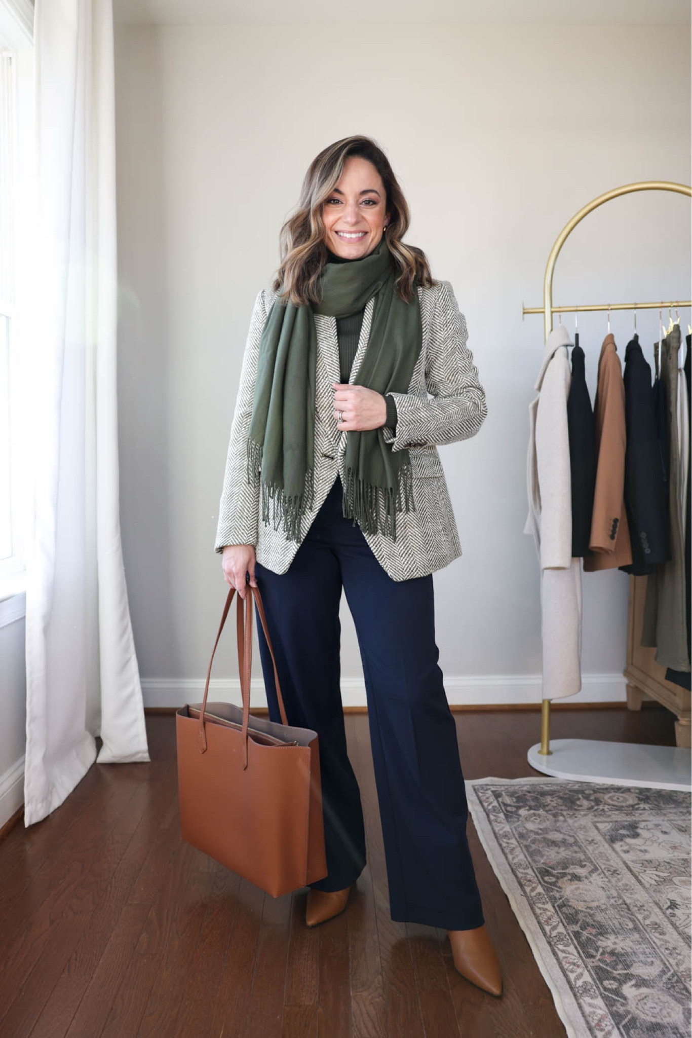 Winter workwear capsule series: navy pants seven ways!

This capsule has 16 pieces (not including shoes and bags) and 30 outfits! 

Green turtleneck (aritzia): xs 
Herringbone blazer (banana republic factory): petite xxs 
Navy pants (Ann Taylor): petite 00 

Tan boots are sold out (but linked in case they restock) 

My measurements for reference: 4’10” 105lbs bust, waist, hips 32”, 24”, 35” size 5 shoe. 25” inseam measurement to my ankle bone.

#LTKWorkwear