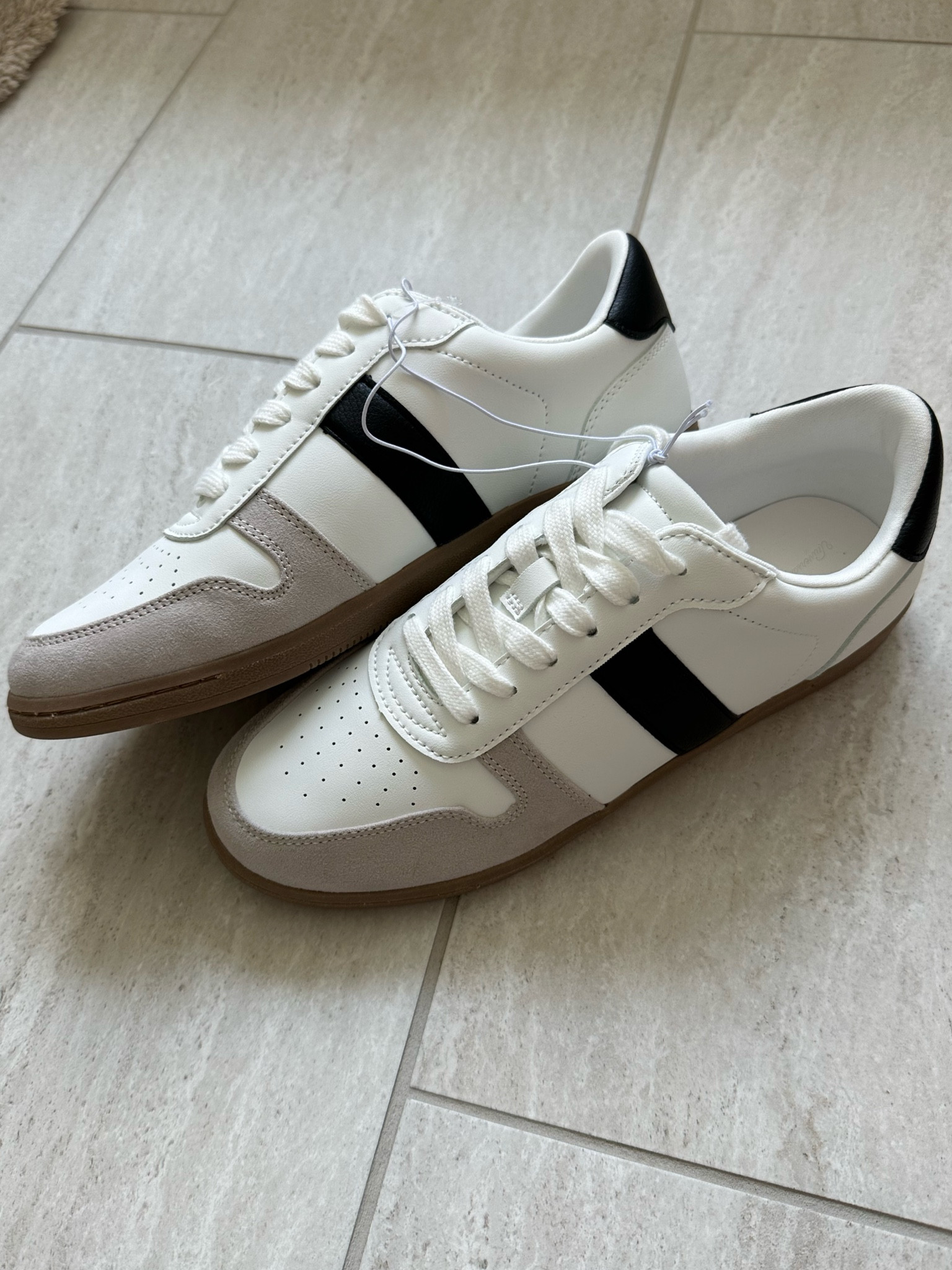 $35 shoe find! Memory foam makes them SO comfy & I liked how they have black and grey for the fall and winter. A little dupe for the adidas sambas! Fall shoe must have 

#LTKSeasonal #LTKStyleTip #LTKShoeCrush