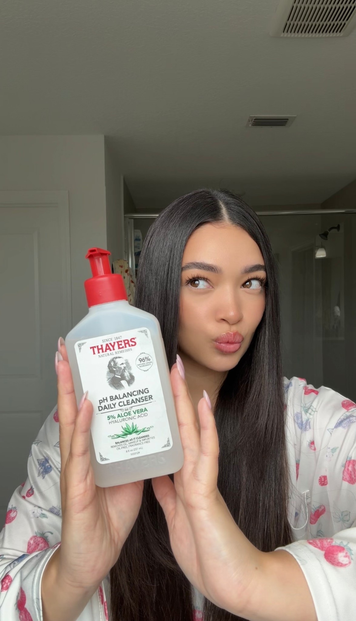 My favorite cleanser for all my sensitive and dry skin girls! 🫧🧖🏼‍♀️#ad #thayerspartner #SummerSkin #targetstyle #targetpartner #target #sensitiveskin #dryskin #facewash