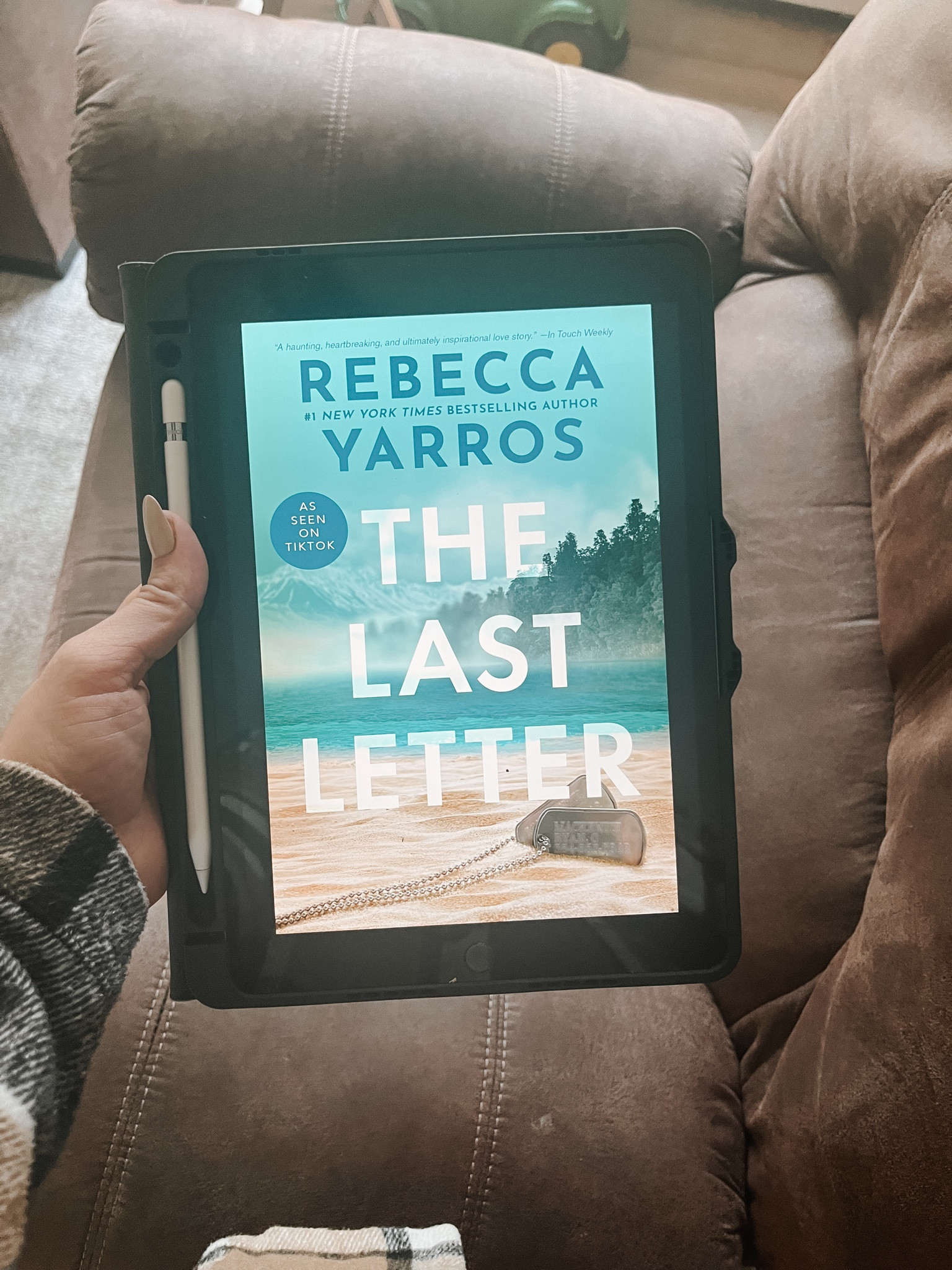 My last read: The Last Letter by Rebecca Yarros. 

Be prepared to go on an emotional roller coaster with this one! 😭