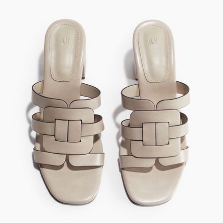 Cream block heeled mule sandals 

#LTKshoecrush #LTKfindsunder50 #LTKstyletip