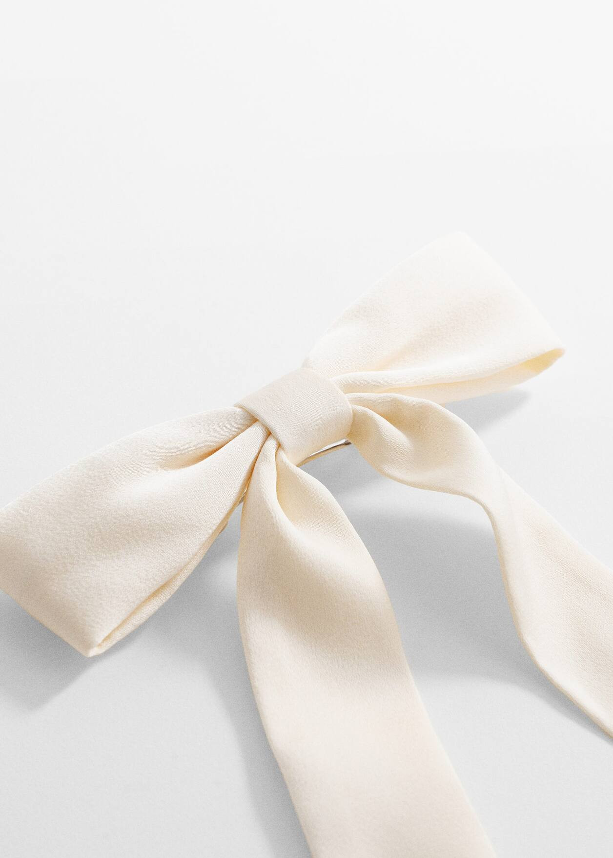 Bow hairclip -  Women | Mango USA | MANGO (US)