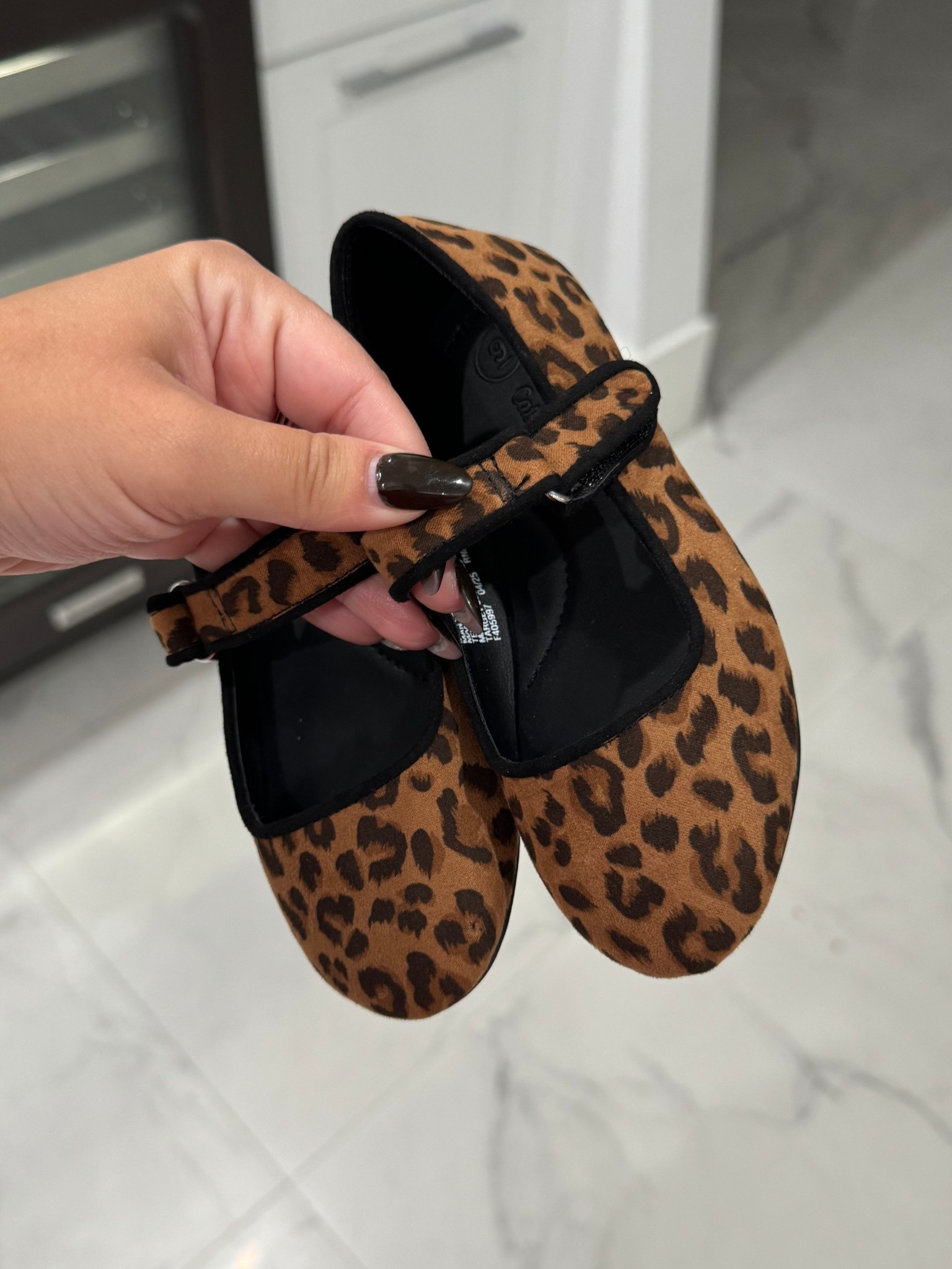 The perfect fall mule for toddlers!! Also linked big kids + mom 🫣🤎

#LTKSeasonal #LTKFindsUnder50 #LTKKids