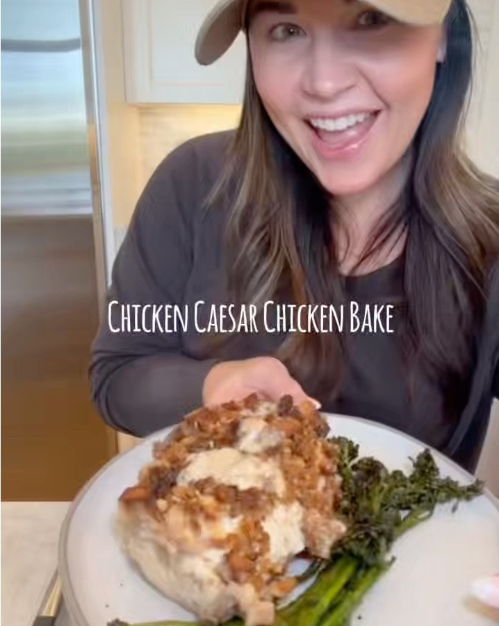 My favorite dish I used to make this recipe and the hat you all have been going crazy over!!

And if you want the recipe to this 4 ingredient meal, find me on Instagram @theonepotmomma_

#amazinfinds
#cooking
#momhat