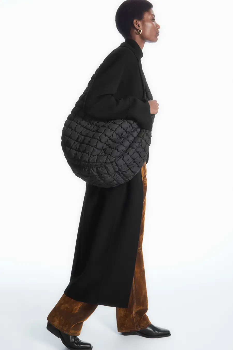 OVERSIZED QUILTED CROSSBODY - Black - COS | COS UK
