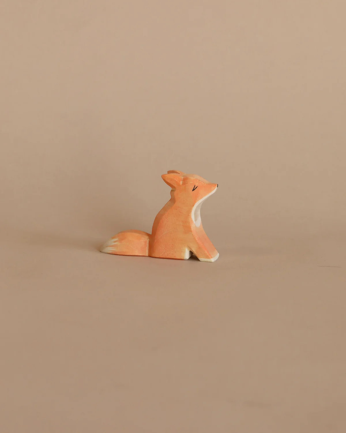 Ostheimer Small Fox - Sitting | Odin Parker