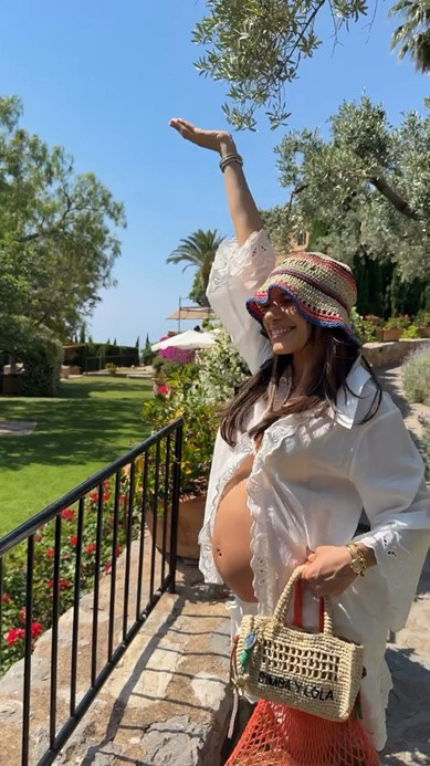 I’m in pain 😫🇪🇸 First day of Babymoon in the beautiful Mallorca !! 

#LTKmomlife #LTKBump #LTKTravel