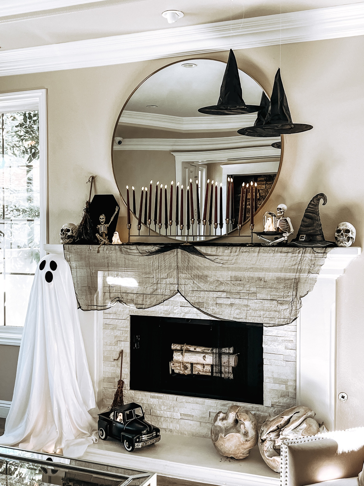 Halloween mantel 


#LTKSeasonal #LTKHalloween #LTKhome
