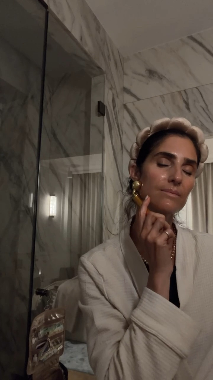 Unwind with me before bed ❤️ linking all of the products I used below xx 
StylinByAylin, Aylin #amazon #beauty #travel

#LTKBeauty #LTKmorningroutine #LTKgrwm