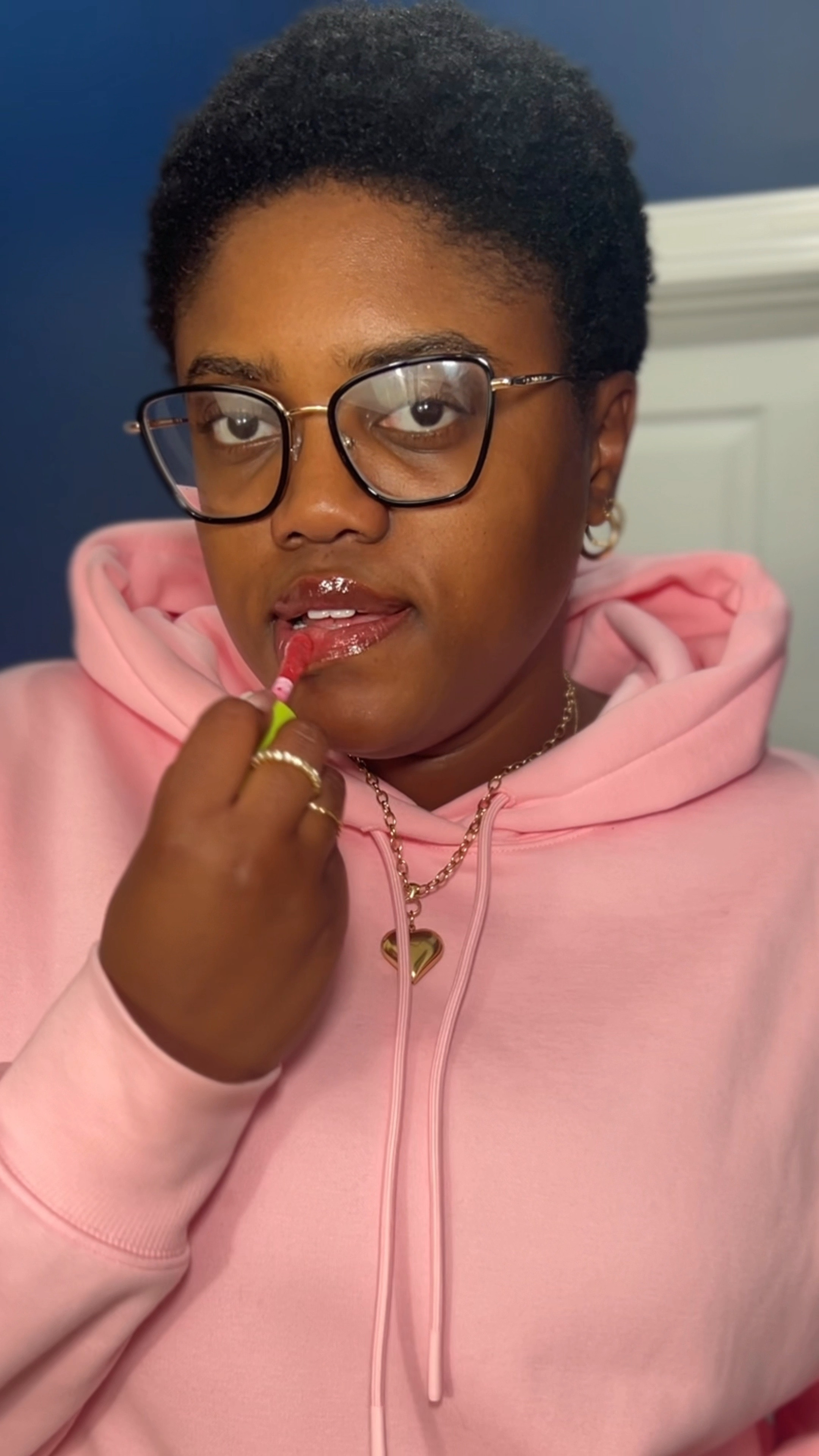 Finishing touches with yitty💖