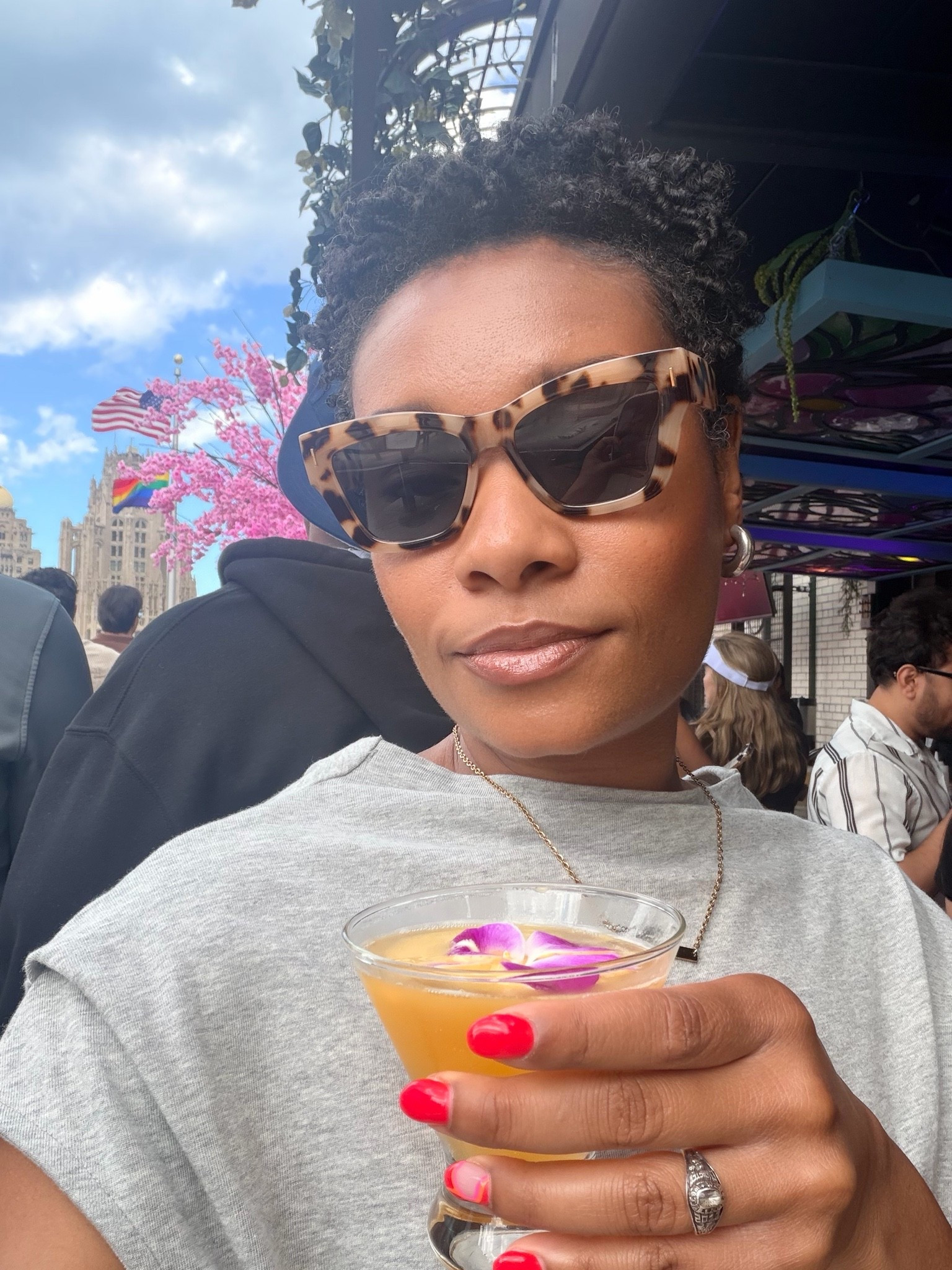 I love a good pair of tortoise shell glasses! I have 4 different pairs lol

#LTKgrwm #LTKootd #LTKU