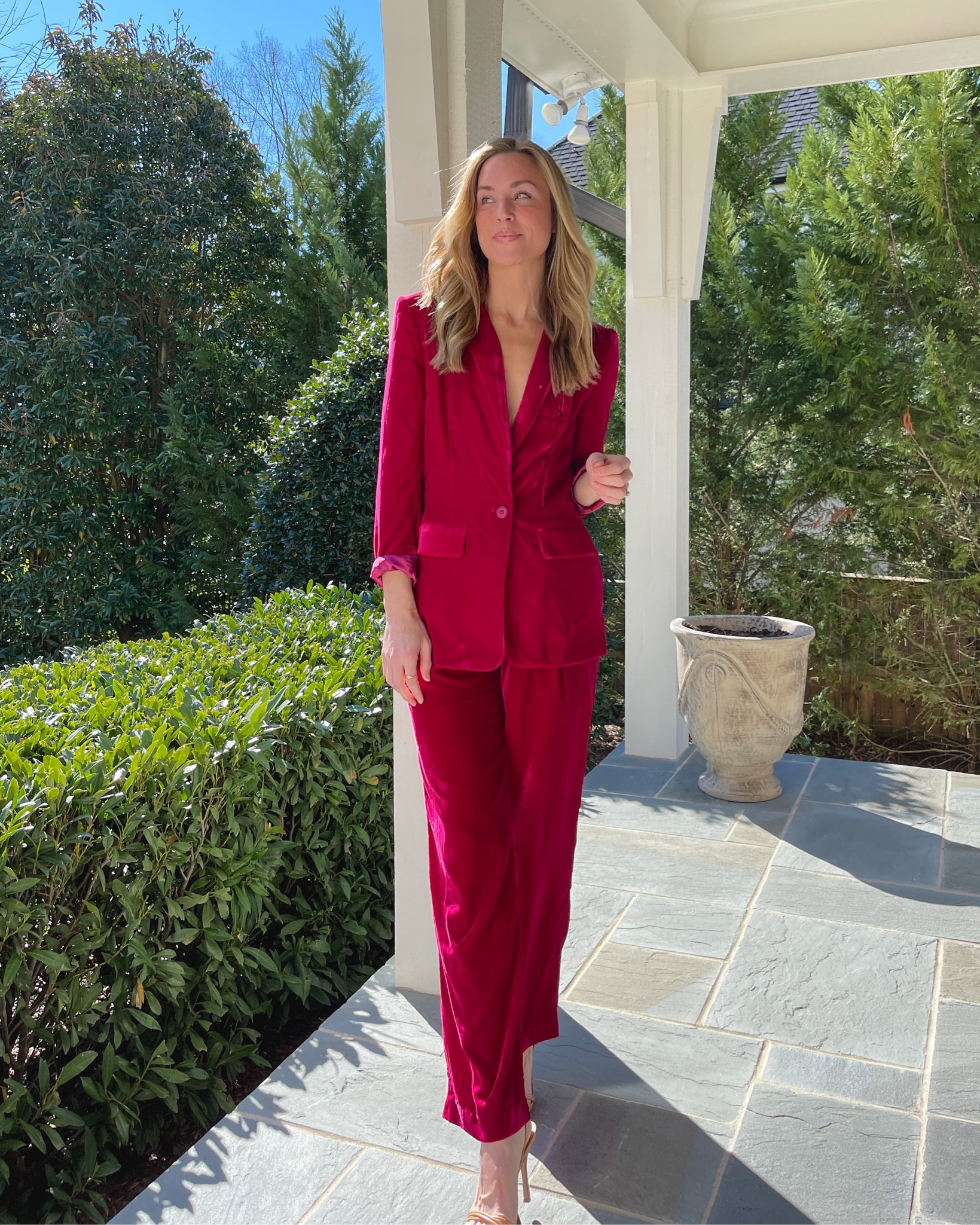 Valentine’s Day outfit idea 💕 S pants, XS blazer, heels TTS (some of my favorites!)



Pink Blazer, Pink Pants, Pink Trousers, Velvet Trousers, Pink Velvet Trousers, Pink Velvet Blazer, Velvet Blazer, Valentines Day Look, Valentines Day Outfit Ideas, Pink Valentines Day Outfit Ideas

#LTKSeasonal #LTKshoecrush #LTKunder100
