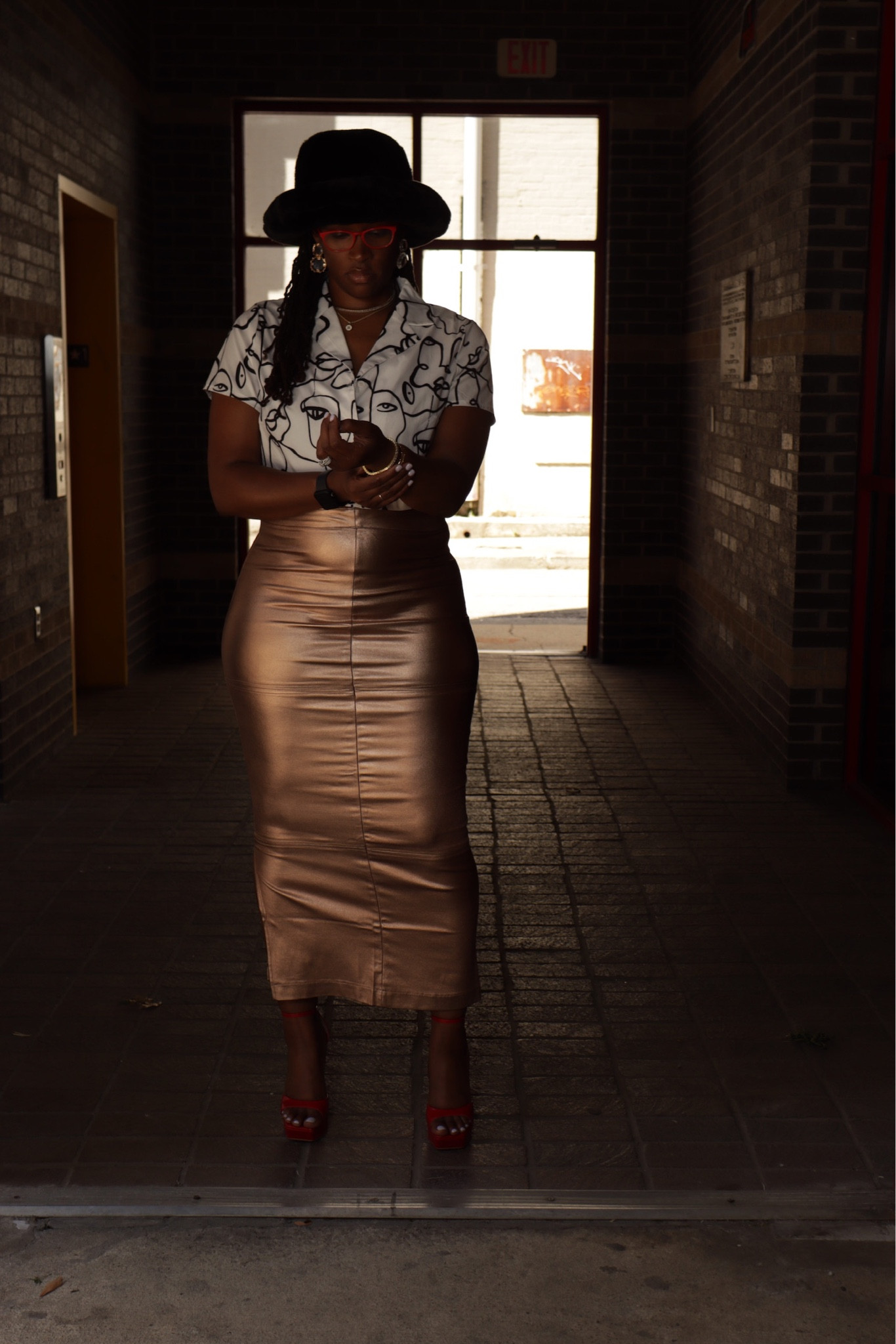 In all things, be FASHIONABLE! 

Bronze Metallic Skirt with a print and pop of color! 

#SteveMadden #EarringKulture #SheIn #EyeBuyDirect

#LTKstyletip #LTKHoliday