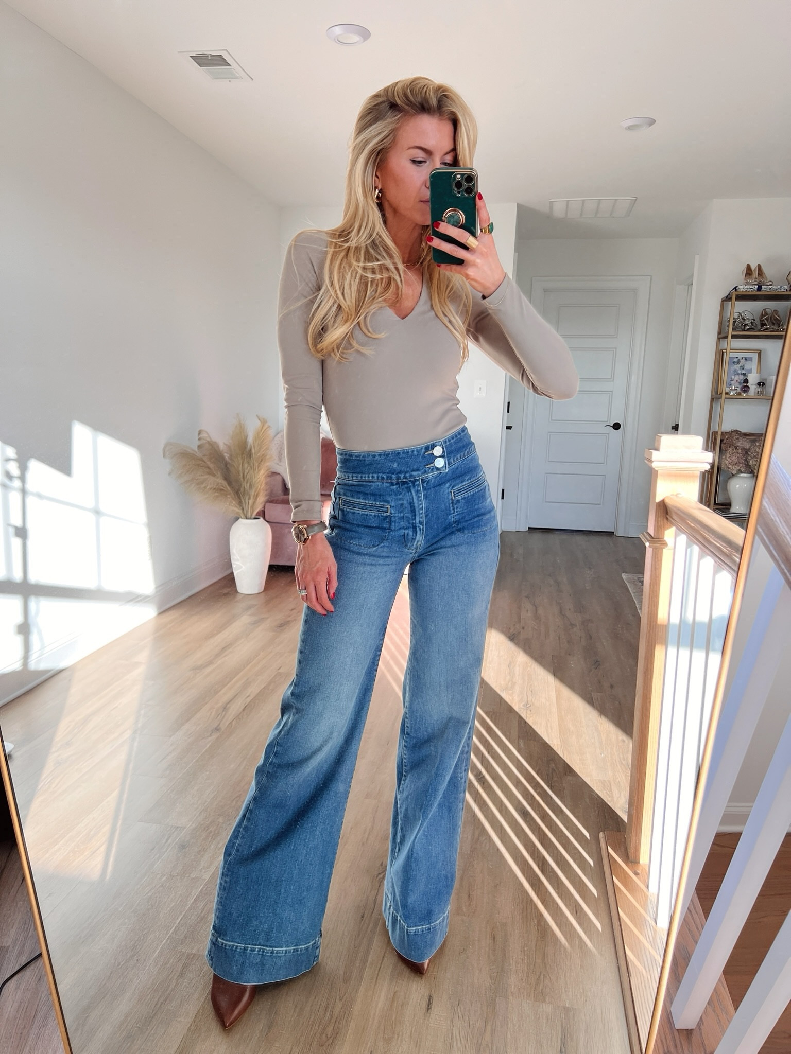 Abercrombie bodysuit with wide leg denim 

#LTKstyletip #LTKfindsunder100