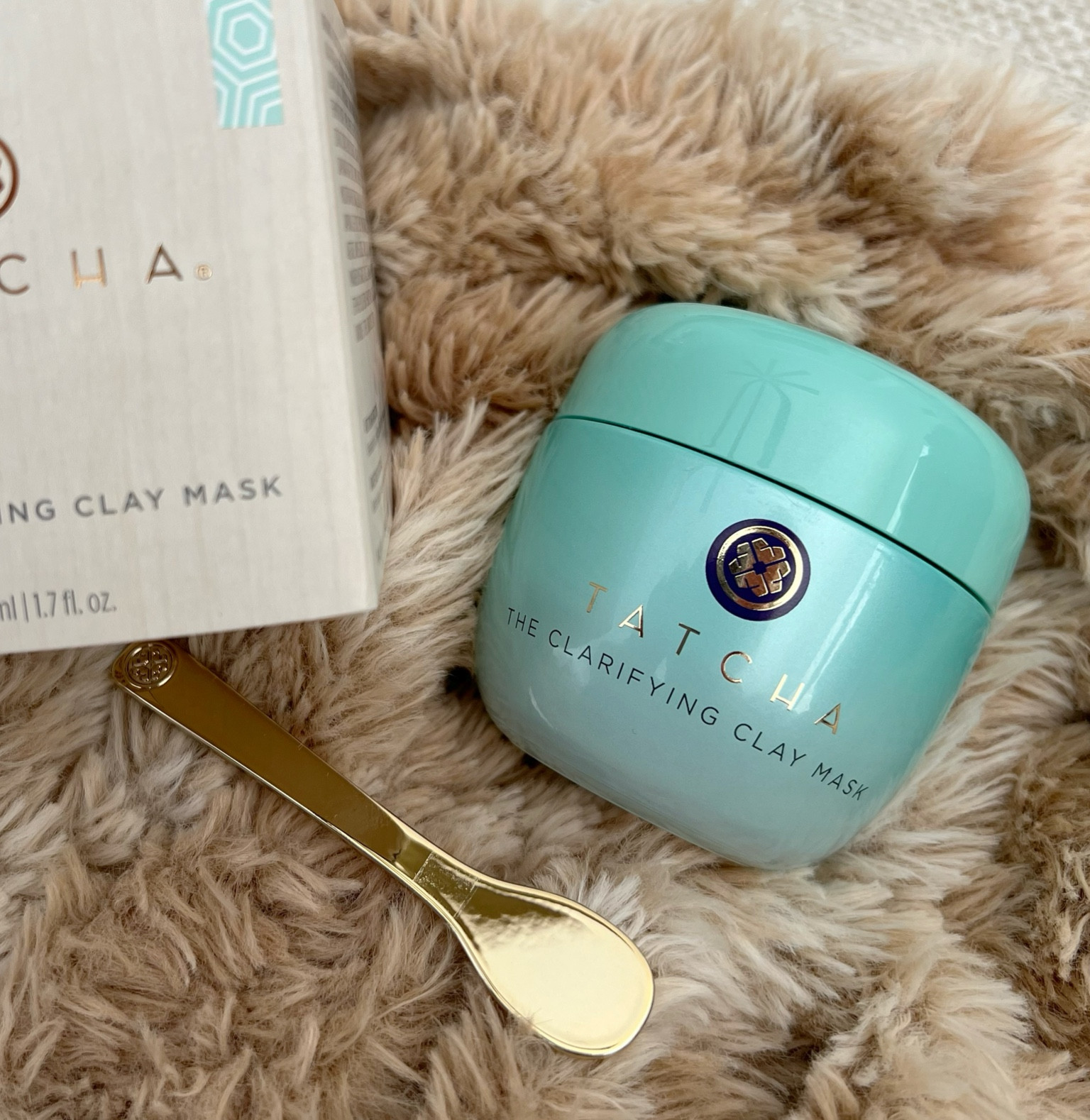 Trying this new clarifying clay face mask from my favorite brand! 


Skin care, self care, clay mask, face mask, hydrated skin 


#tatcha 



#LTKBeauty