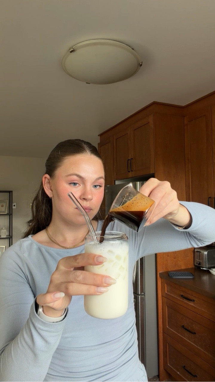 ICED COCONUT LATTE ☕️🥥🌴
• 1 cup milk (I used high protein) 
• 2 shots of espresso 
• Real cream of coconut 
• pebble ice (of course) 

#icedlatte #afternoonpickmeup #athomecoffee #coffeebar #springdiarieswithcass