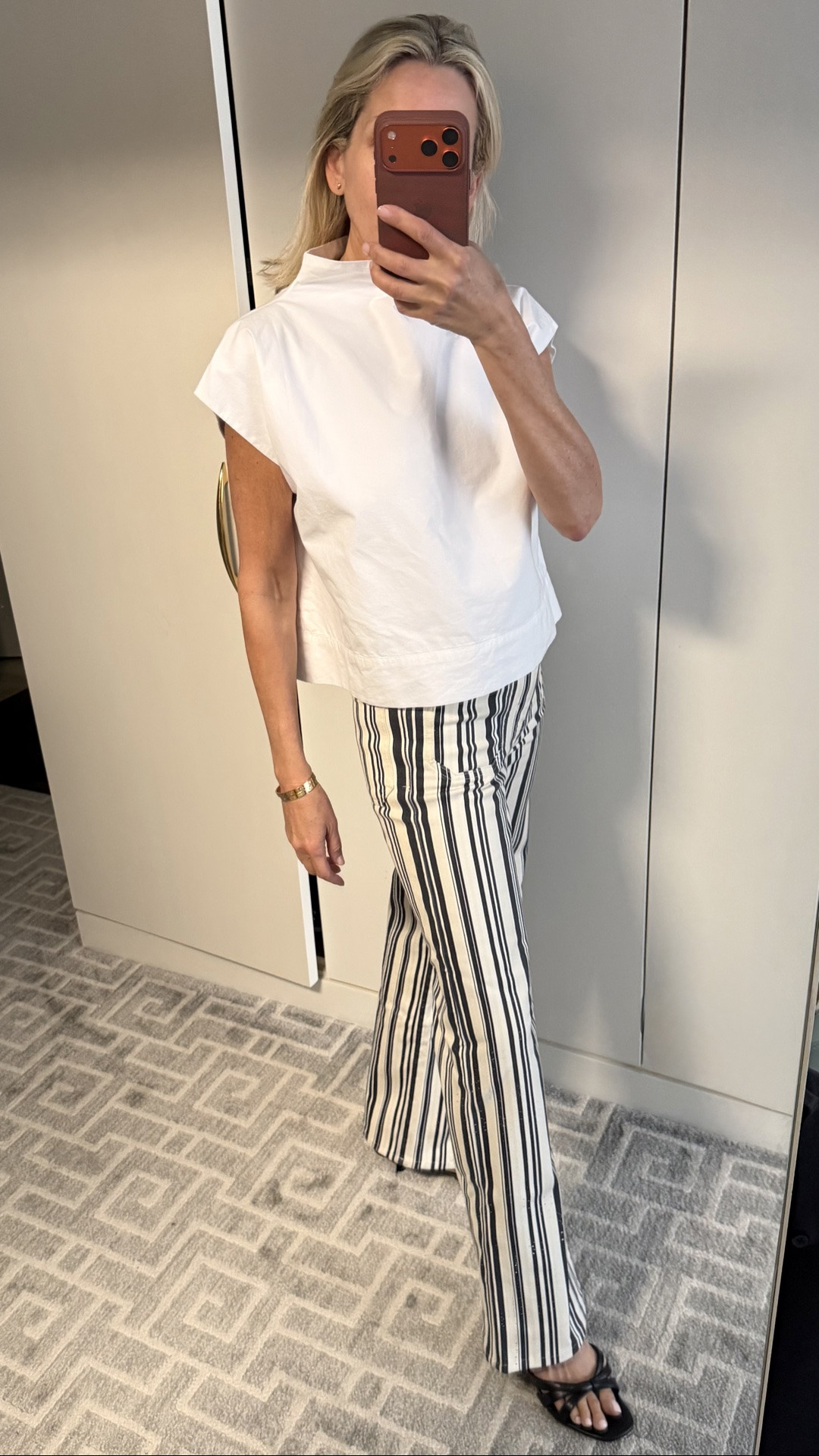 @julia_amory top is a classic & @frame for my denimn

#LTKgrwm #LTKootd #LTKdayinmylife
