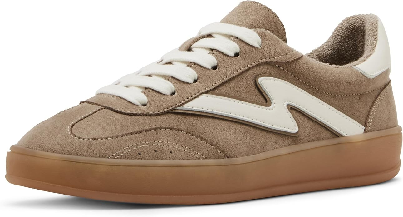 Madden Girl Women's Giia Fashion Sneaker | Amazon (US)