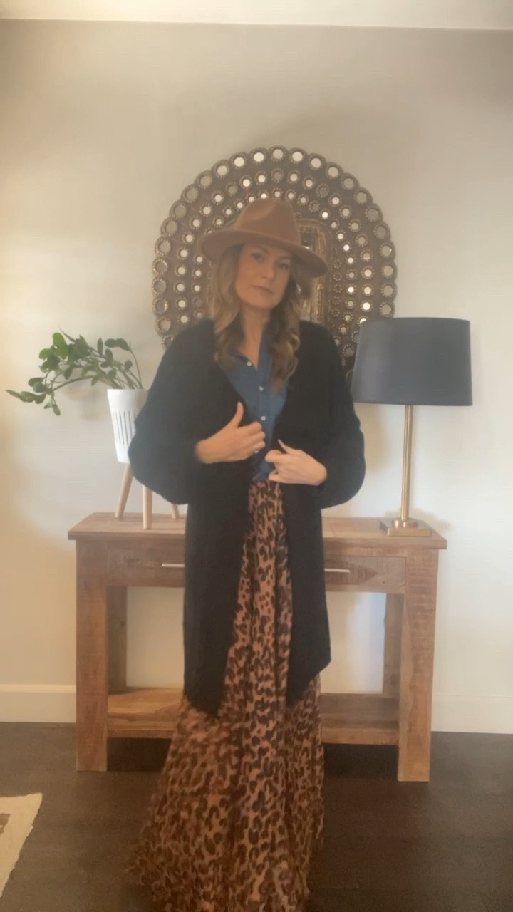 The key ingredients to a great Thanksgiving outfit?  Stretchy fabric ✔️ Layers ✔️ I don’t want to be in tight pants when I go for that pumpkin pie!  

#LTKSeasonal #LTKstyletip #LTKHoliday