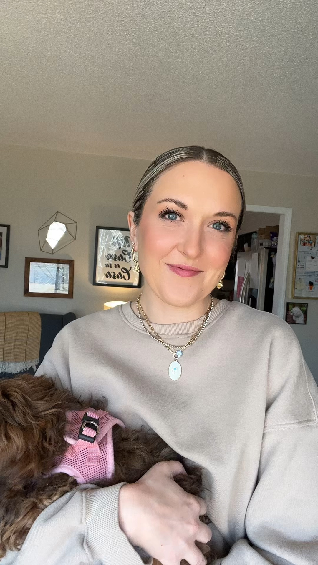 Thursday OOTD for ya! Puppy accessory is optional. 🐶 #minnedrop #cozyathome #sweatsuitseason #sweatsuitstyle #minnesotamom #personalshopper #stylecoach 

#LTKstyletip