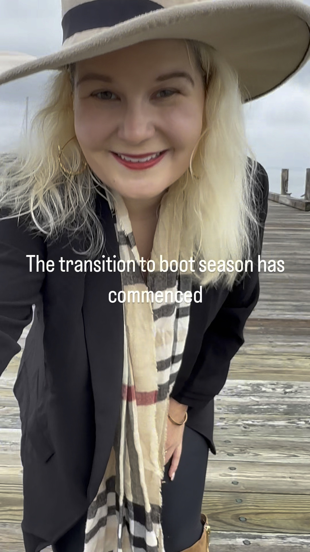 Complete with not being able to find my scarf😅😅


#LTKWorkwear #LTKVideo #LTKSeasonal