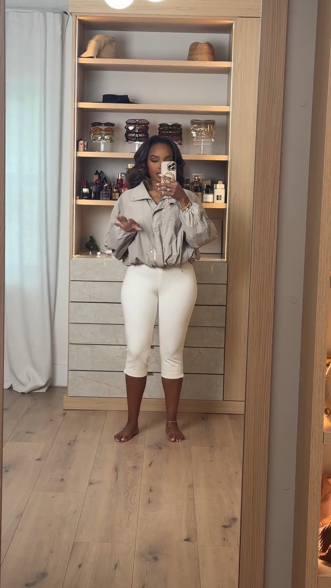 SPORTY FALL NEUTRALS 🤎

The oversized bomber + fitted capri combo is giving effortless off-duty style. Comfy enough for running around but still put together for brunch, errands or travel days.

neutral fall outfit, bomber jacket outfit, capri pants outfit, sporty chic style, casual fall outfit

Wearing: Size Small/4 | 5’4” | 140 lbs | 34D-27-40

📲 Download the FREE LTK app & follow me (@kirasfashionfinds) to shop all my daily finds.

#LTKPetite #LTKStyle