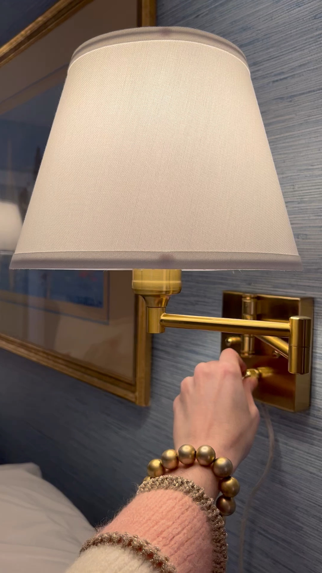 Linking our wallpaper and dimmable lights! Get the medium size  