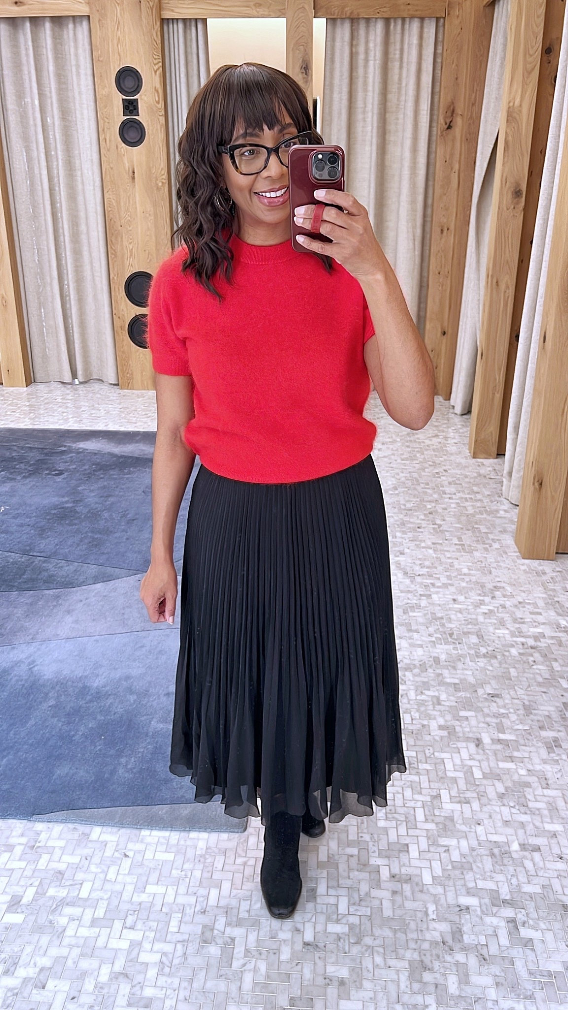 Fall + winter cute staples from Aritzia! Obsessed with this cashmere sweater - it’s super soft and cozy!

• Brushed Cashmere Sweater - medium
• Twirl Pleated Skirt - medium
• Kendra Scott Kelly Hoop Earrings
• Sam Edelman Bronson Bootie - size 10

If you’ve been thinking about refreshing your work wardrobe, consider this your sign. I’m sharing some clean, modern essentials I wear Monday through Friday: tailored pants, sleek sweaters, timeless blouses, and blazers that pulls everything together. Perfect for corporate girlies and working moms who want style that feels effortlessly elevated.

Aritzia workwear, Aritzia fashion finds, workwear staples 2025, office outfits for women, chic minimalist workwear, corporate style for women, fall work outfits, winter work basics, Aritzia trousers

#LTKSeasonal #LTKMidsize #LTKFindsUnder100 #LTKOver40 #LTKHoliday #LTKWorkwear #LTKootd