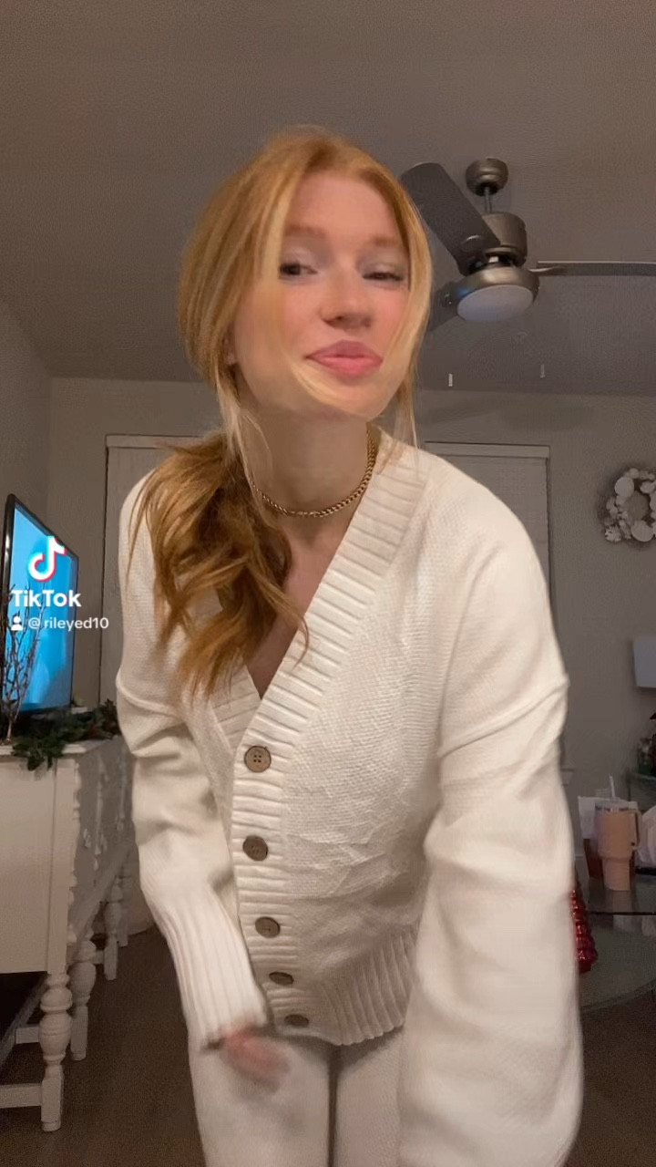 The perfect set for a cozy night in, a day running errands, or a fun night out! LOVE this set from Amazon!



#LTKstyletip #LTKHoliday #LTKSeasonal