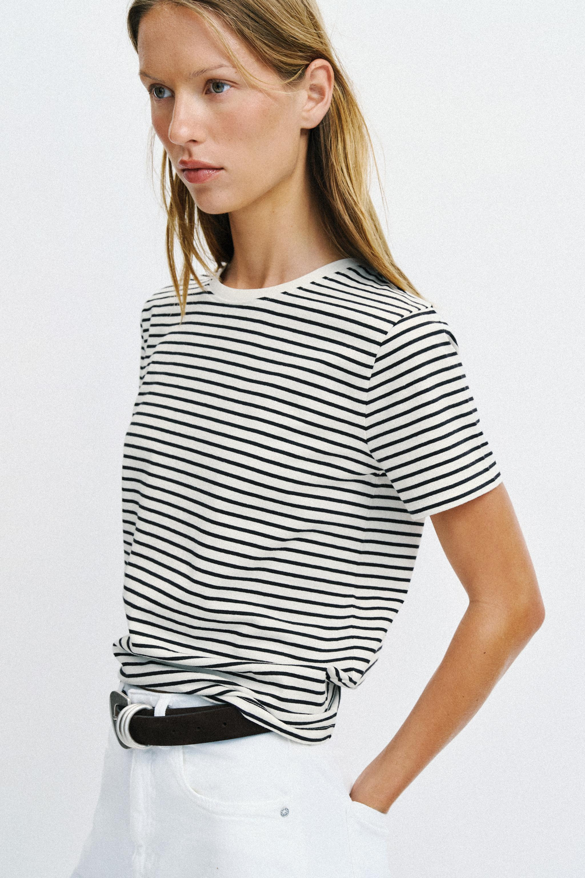 T-SHIRT AUS RUSTIKALER BAUMWOLLE | Zara DE