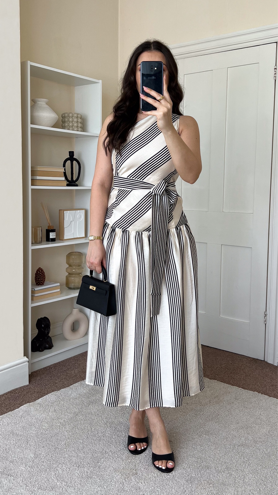 Casual & chic summer dress. Dress is H&M, wearing size UK8. 

#LTKeurope #LTKuk #LTKsummer