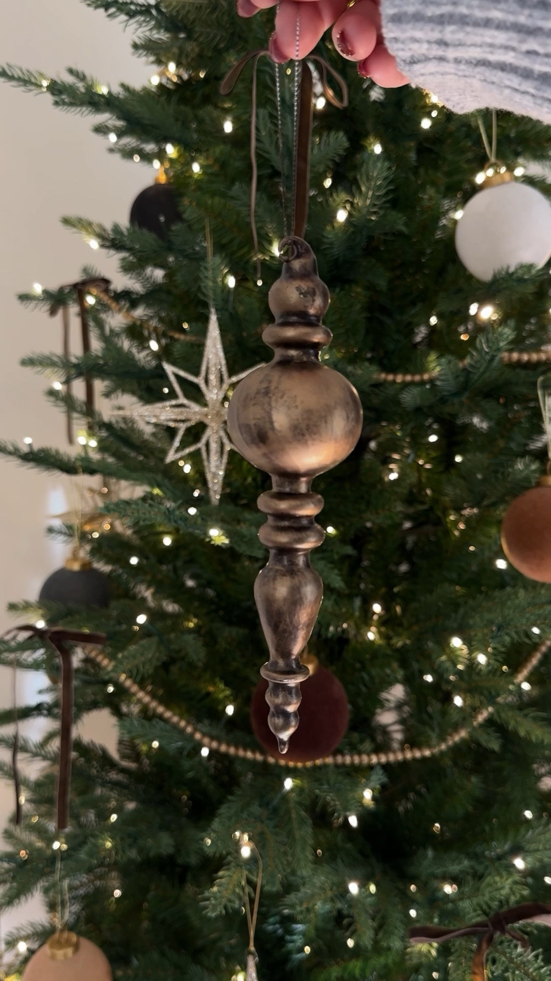 Antique gold finial ornament DIY! Including all of the supplies I used. This was so much fun, and such a quick + easy DIY for a fraction of the price that I’ve seen similar ornaments!

Christmas decor, holiday decor, Christmas 2024, Christmas tree decor, antique ornaments, finial ornaments, Christmas tree styling, Christmas tree ideas

#LTKHome #LTKHoliday #LTKSeasonal