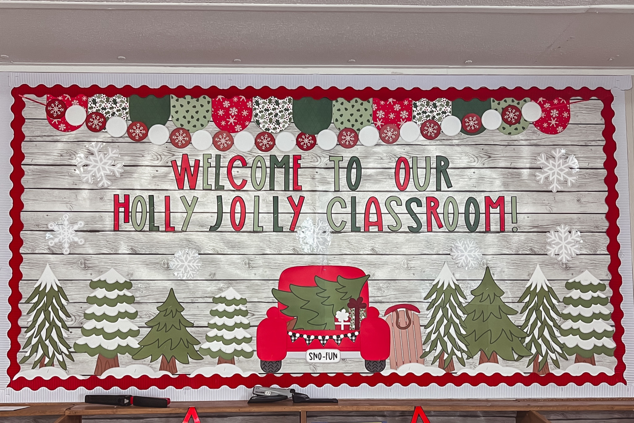 Christmas classroom decor

#LTKHoliday #LTKSeasonal