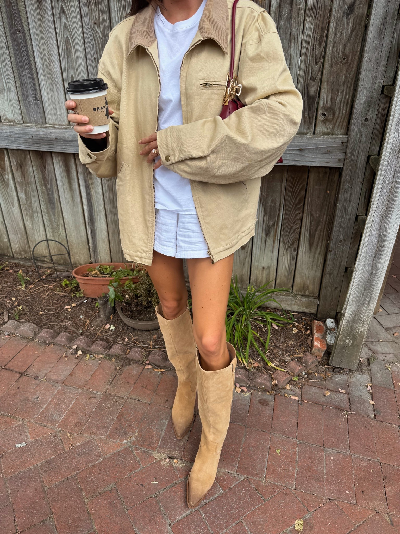 fall transition uniform 🍂

jacket: size 4
tshirt: size small
shorts: size small (US 4)

#LTKFallSale #LTKStyleTip #LTKSeasonal